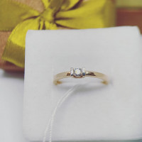 Золотое кольцо литьевое с бриллиантом
